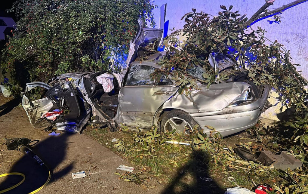 Flucht vor Polizei in Demmin, Verkehrsunfall Mercedes