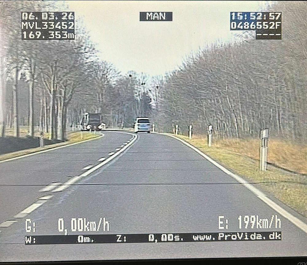 VW Bus mit 200 km/h durch Videowagen der Polizei auf der B105 festgestellt